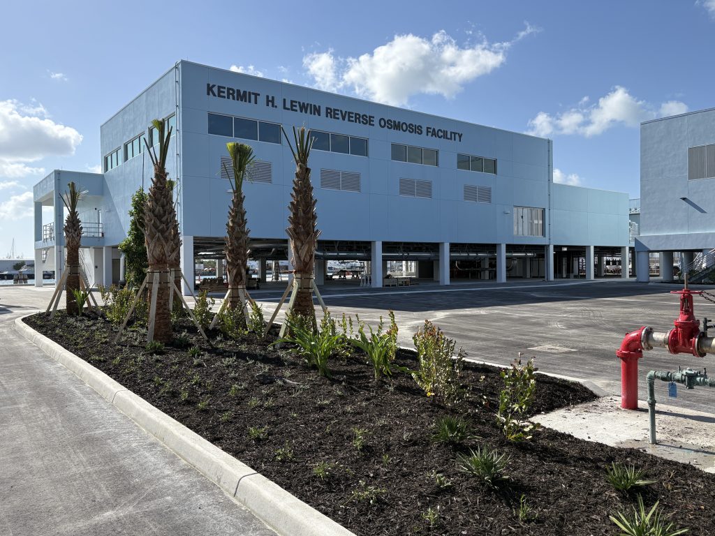 Photo of Kermit H Lewin Reverse Osmosis Facility in Florida designed by Carollo Engineers